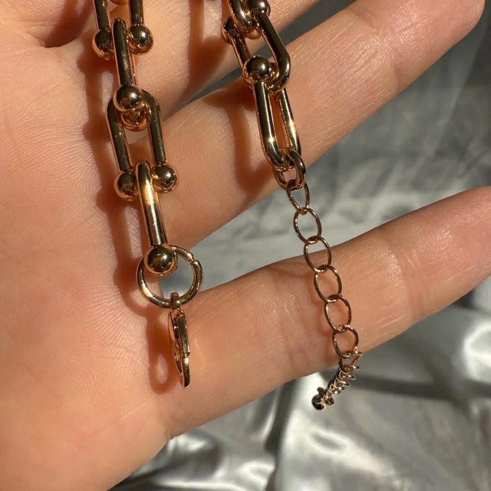 New! Women’s adjustable Gold color brands model Chain bracelet - Picture 3 of 8